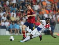 Florian Jozefzoon of the Netherlands is tackled by Asier Illarramendi of Spain during the UEFA European U21 Championships Group B match between Spain and Netherlands at Ha Moshava Stadium on June 12, 2013 in Petah Tiqwa, Israel. (Photo by Ian Walton/Getty Images)
